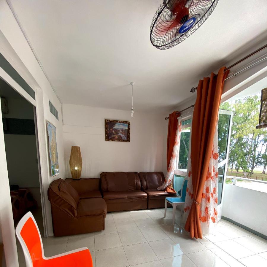 Sea Front 2 Bedrooms Apartment Flic-en-Flacq Εξωτερικό φωτογραφία